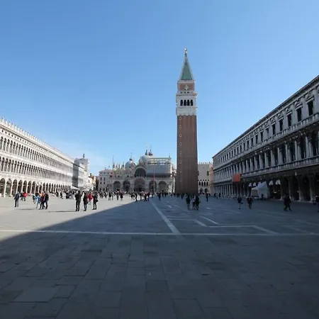 Charming Canal View San Marco 公寓
