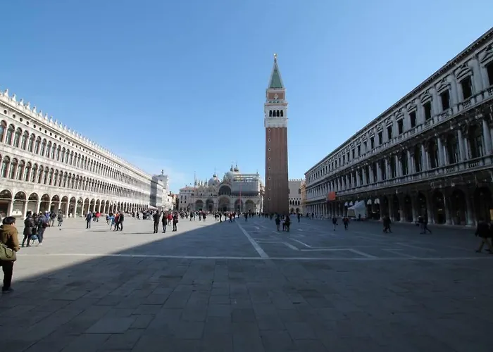 Charming Canal View San Marco Apartman