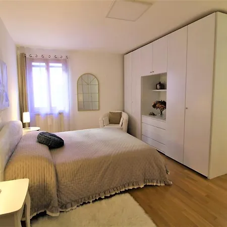 Charming Canal View San Marco Apartman